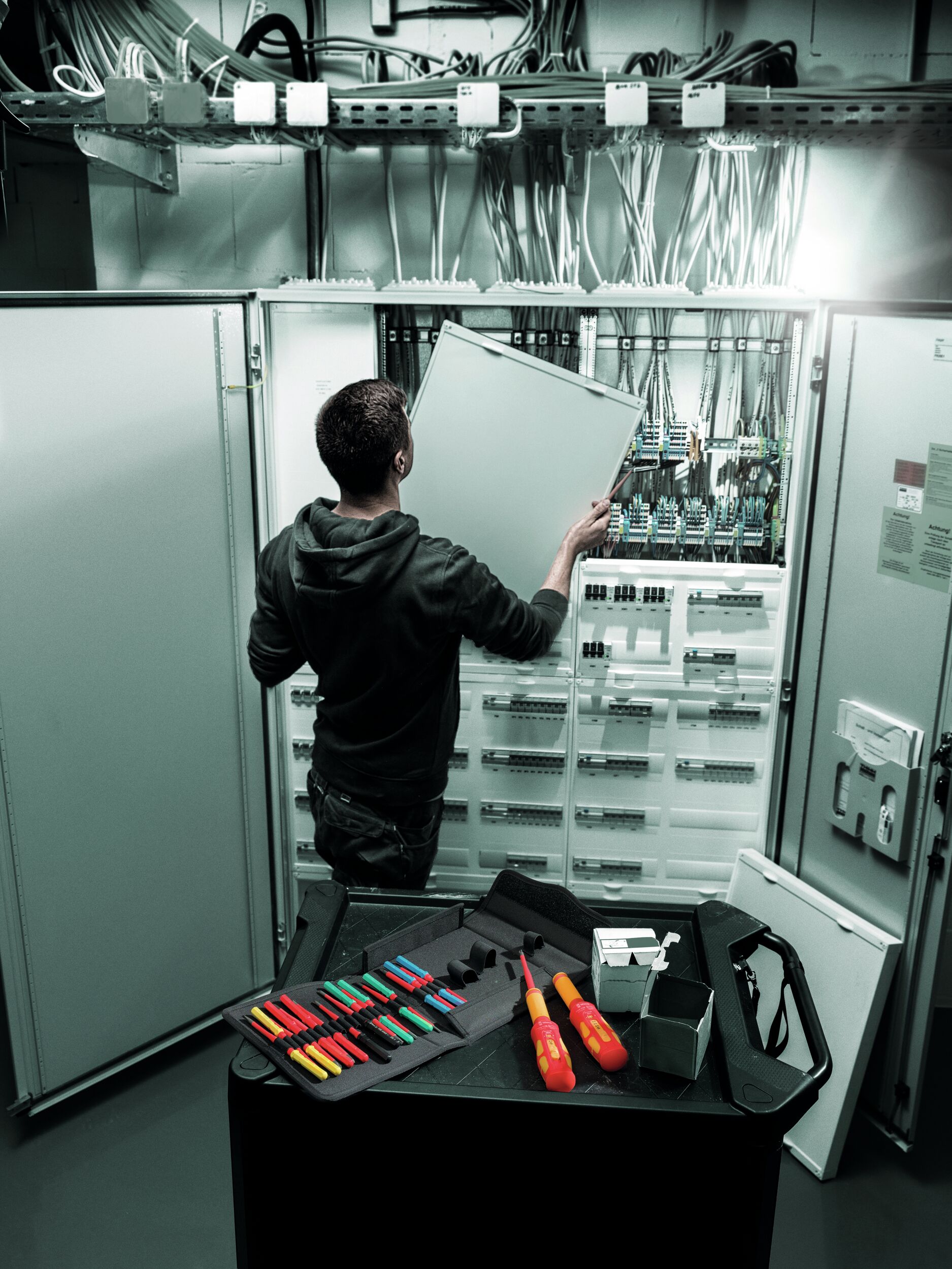 Wera 2025 Milieufoto Drehmomentschraubendreher-Satz-23-teilig-Safe-Torque-Speed-VDE 05006633001