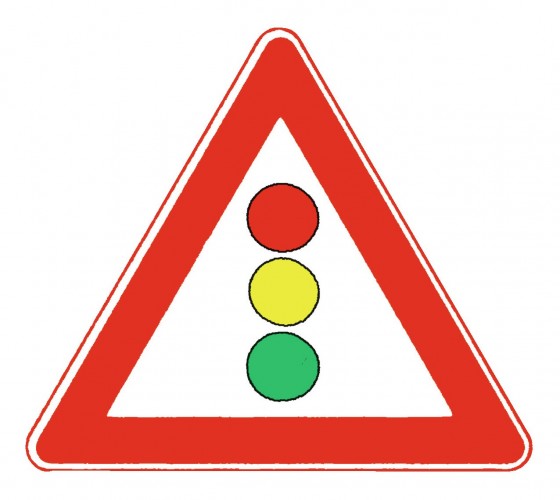 Adco 2023 Freisteller Verkehrszeichen-131-Dreieck-900-mm-Lichtzeichenanlage-RAL-Guetezeichen-Folie