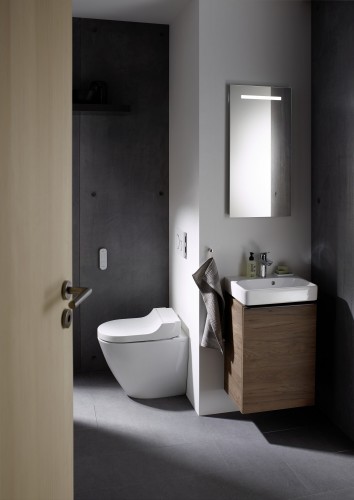 Keramag   Geberit 2022 Milieufoto 2020 Bathroom 4 K Geberit AquaClean Tuma floor-standing